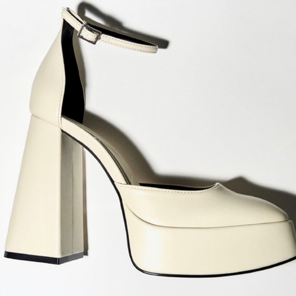 BRAND NEW: ZARA NUDE HEELS - SIZE 8- EU 39 NEVER WORN